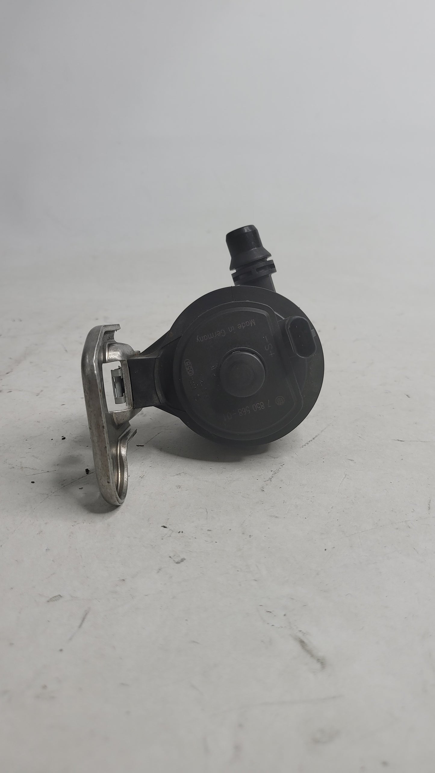 2015-2020 BMW 11-51-7-850-568 BMW 11517850568 Engine Water Pump 7850568 01 - MPerformance.parts
