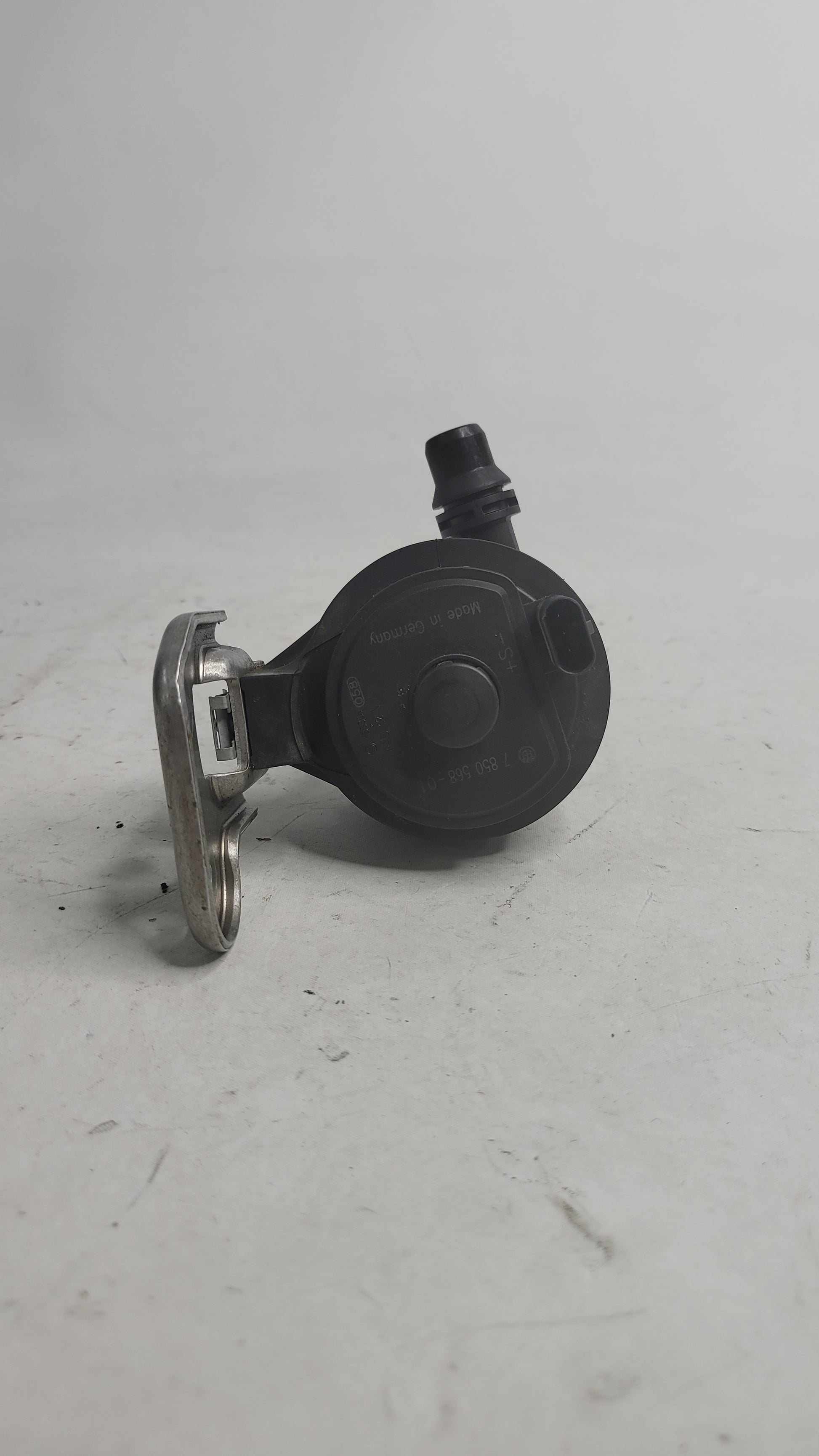 2015-2020 BMW 11-51-7-850-568 BMW 11517850568 Engine Water Pump 7850568 01 - MPerformance.parts