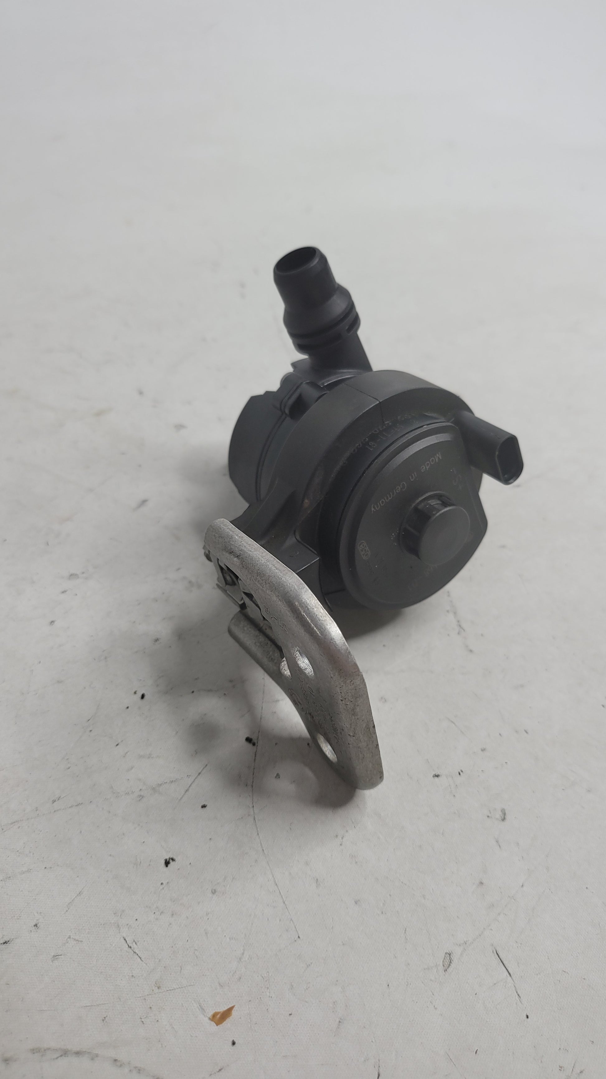 2015-2020 BMW 11-51-7-850-568 BMW 11517850568 Engine Water Pump 7850568 01 - MPerformance.parts