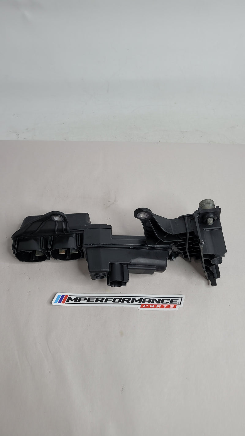 BMW 3 4 Series G20 G21 G22 G23 G26 G80 G82 fuse box jump start terminal from MPerformance.parts, showing the black plastic component.