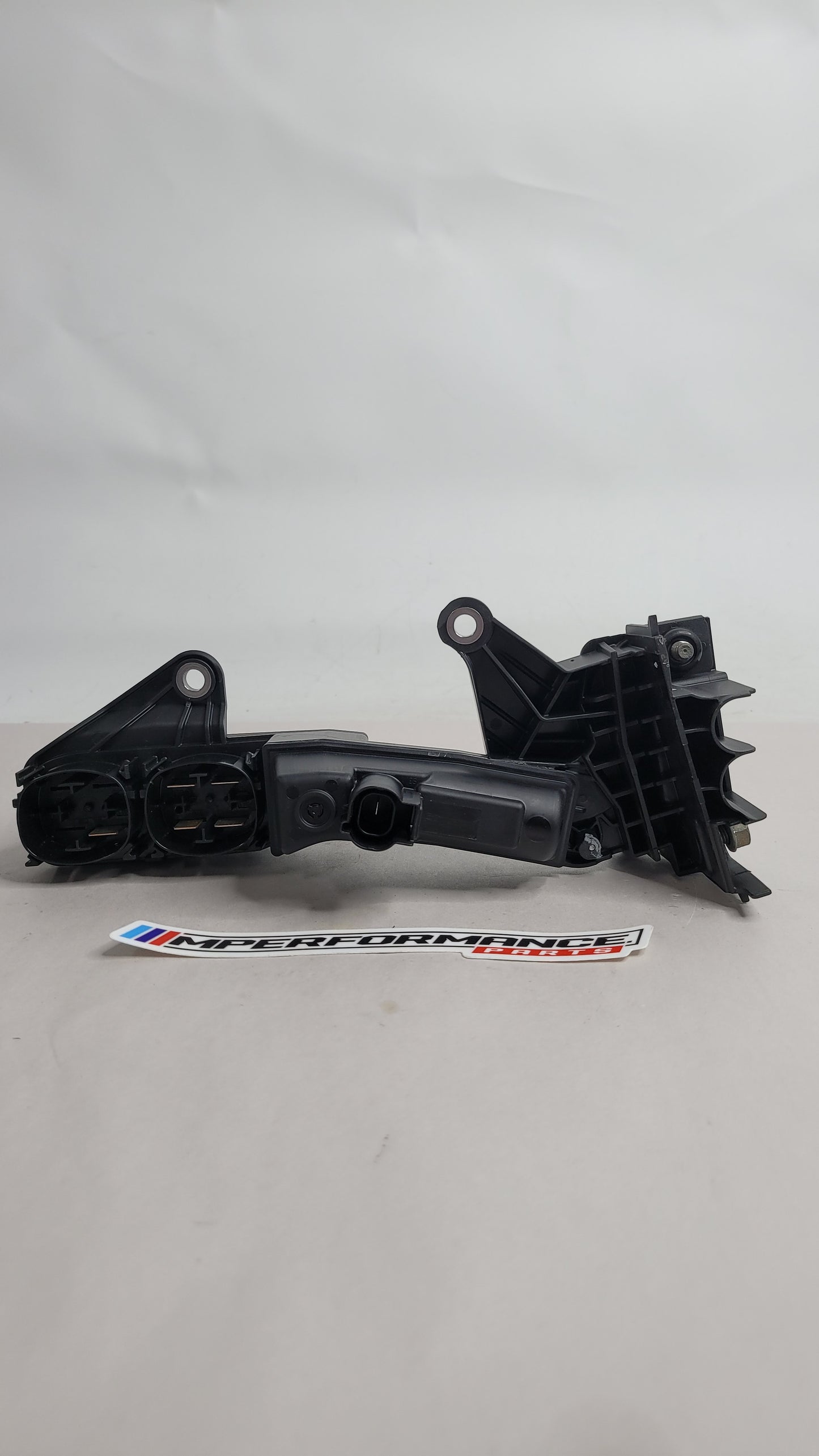 BMW 3 4 SERIES G20 G21 G22 G23 G26 G80 G82 FUSE BOX JUMP START TERMINAL 6842529 - MPerformance.parts