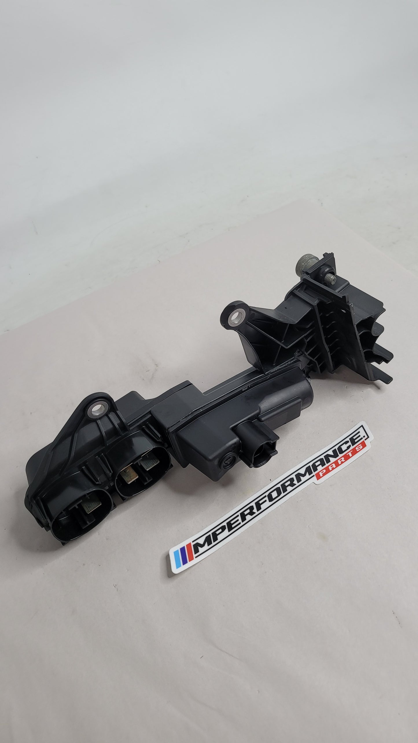 BMW 3 4 SERIES G20 G21 G22 G23 G26 G80 G82 FUSE BOX JUMP START TERMINAL 6842529 - MPerformance.parts