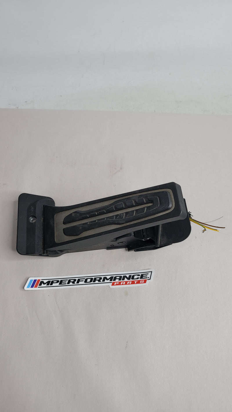 BMW G05 G07 G22 G80 G82 M3 F42 XM ACCELERATOR PEDAL THROTTLE MODULE AUTO 6889820 - MPerformance.parts