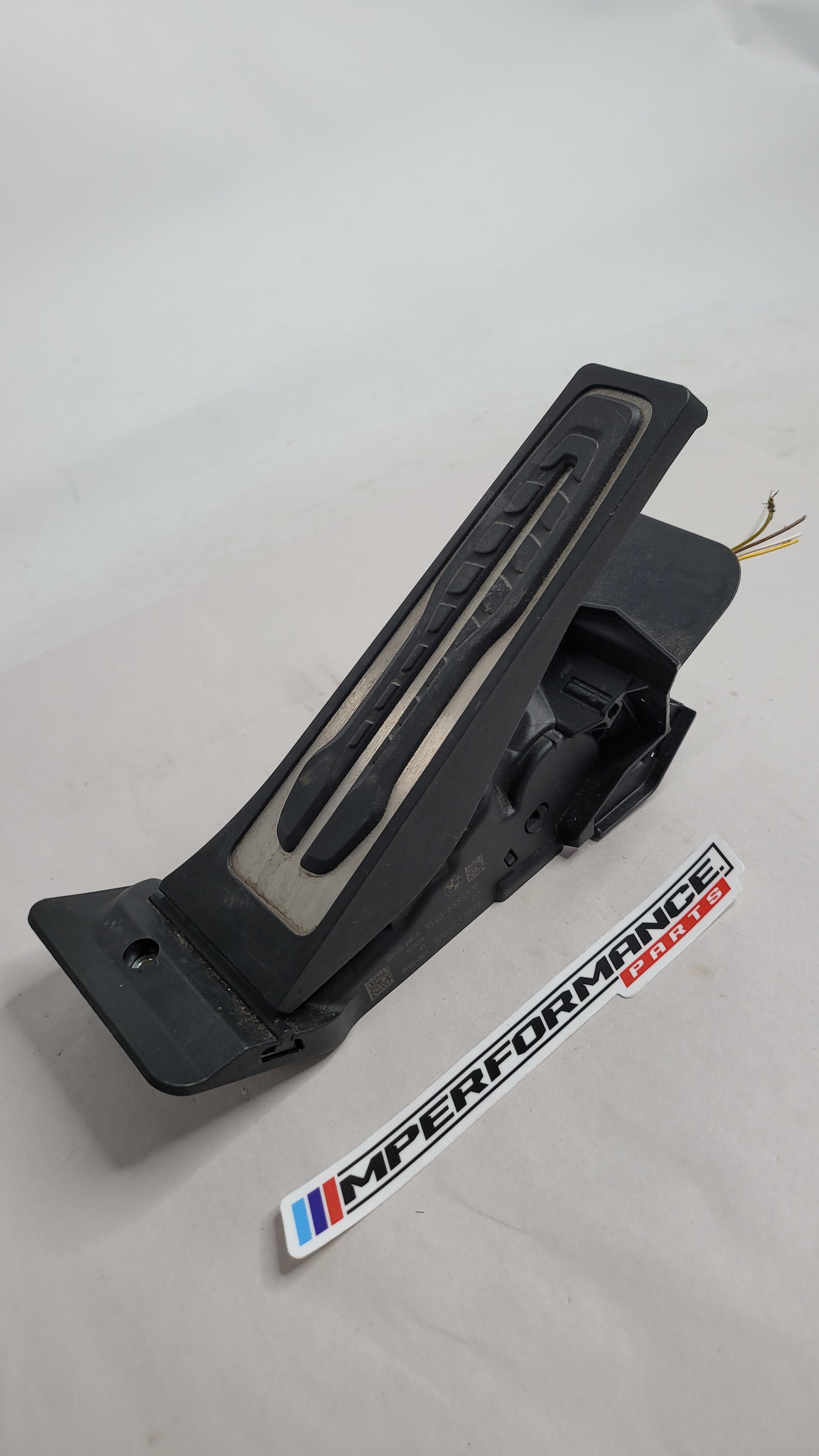 BMW G05 G07 G22 G80 G82 M3 F42 XM ACCELERATOR PEDAL THROTTLE MODULE AUTO 6889820 - MPerformance.parts