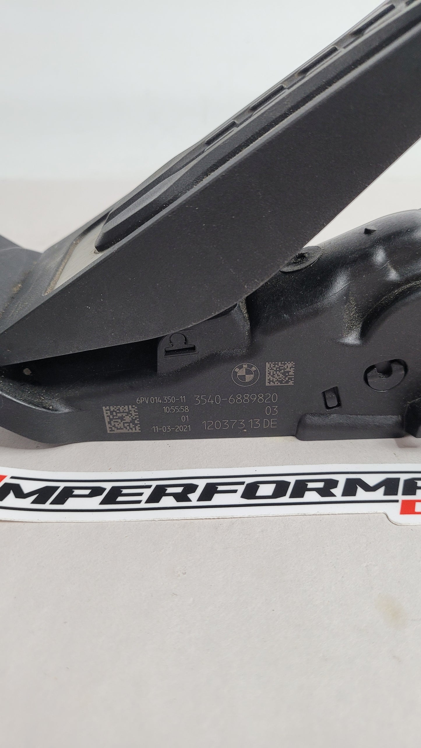 BMW G05 G07 G22 G80 G82 M3 F42 XM ACCELERATOR PEDAL THROTTLE MODULE AUTO 6889820 - MPerformance.parts