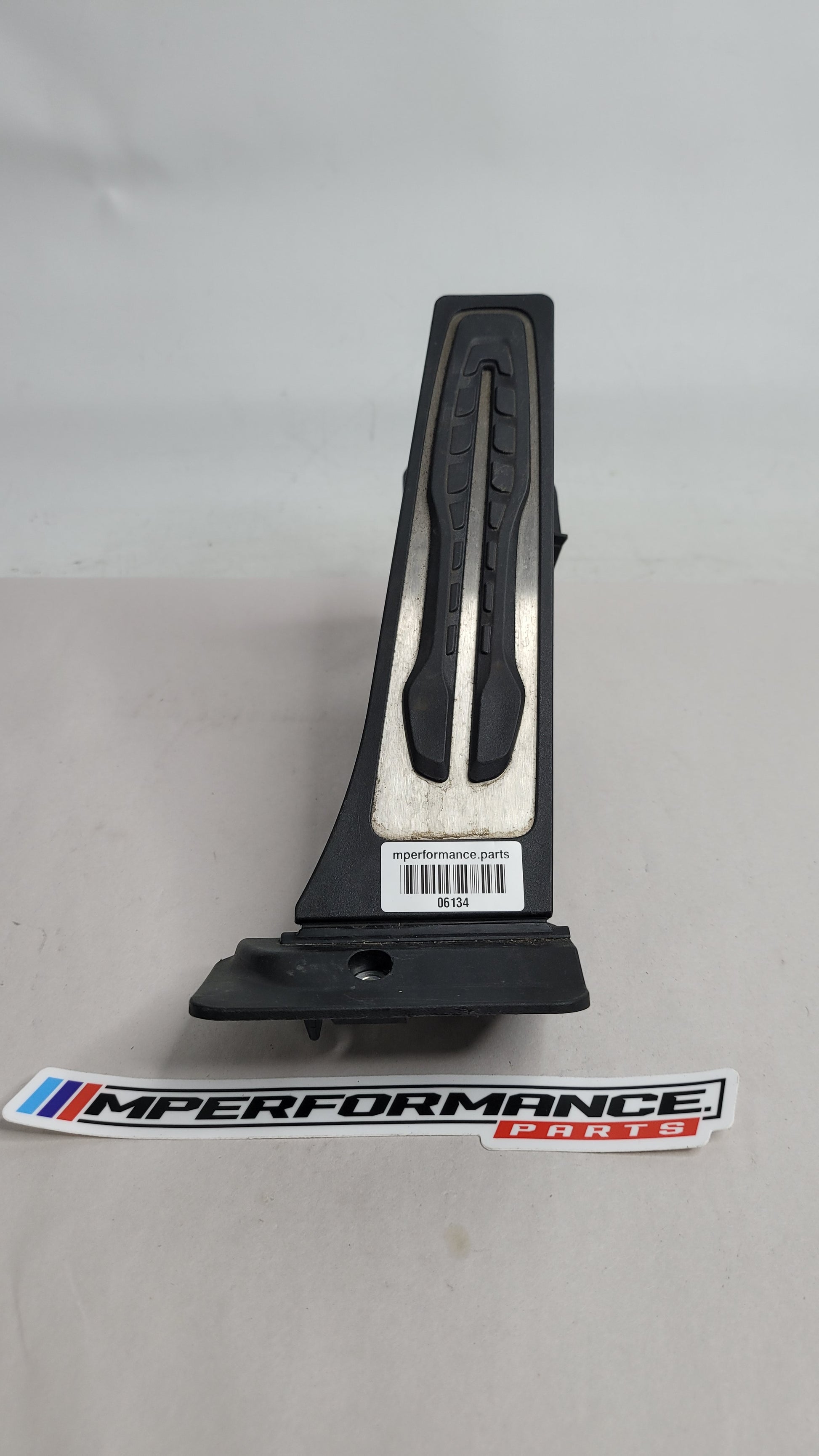 BMW G05 G07 G22 G80 G82 M3 F42 XM ACCELERATOR PEDAL THROTTLE MODULE AUTO 6889820 - MPerformance.parts