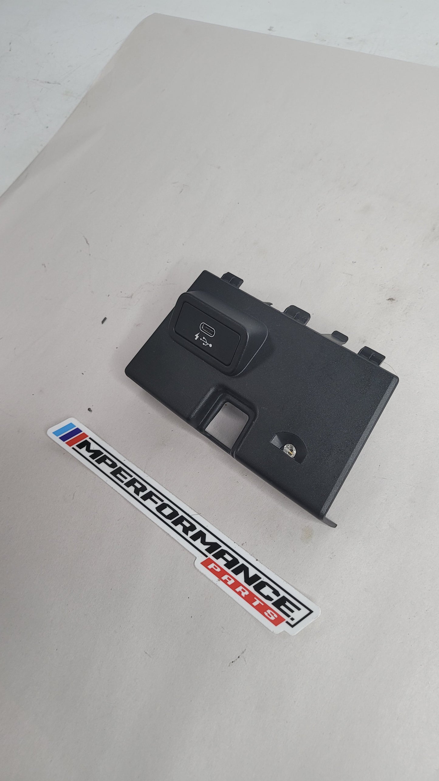 Bmw G80 M3 Usb C Port Connector & Surround 106038803c - MPerformance.parts