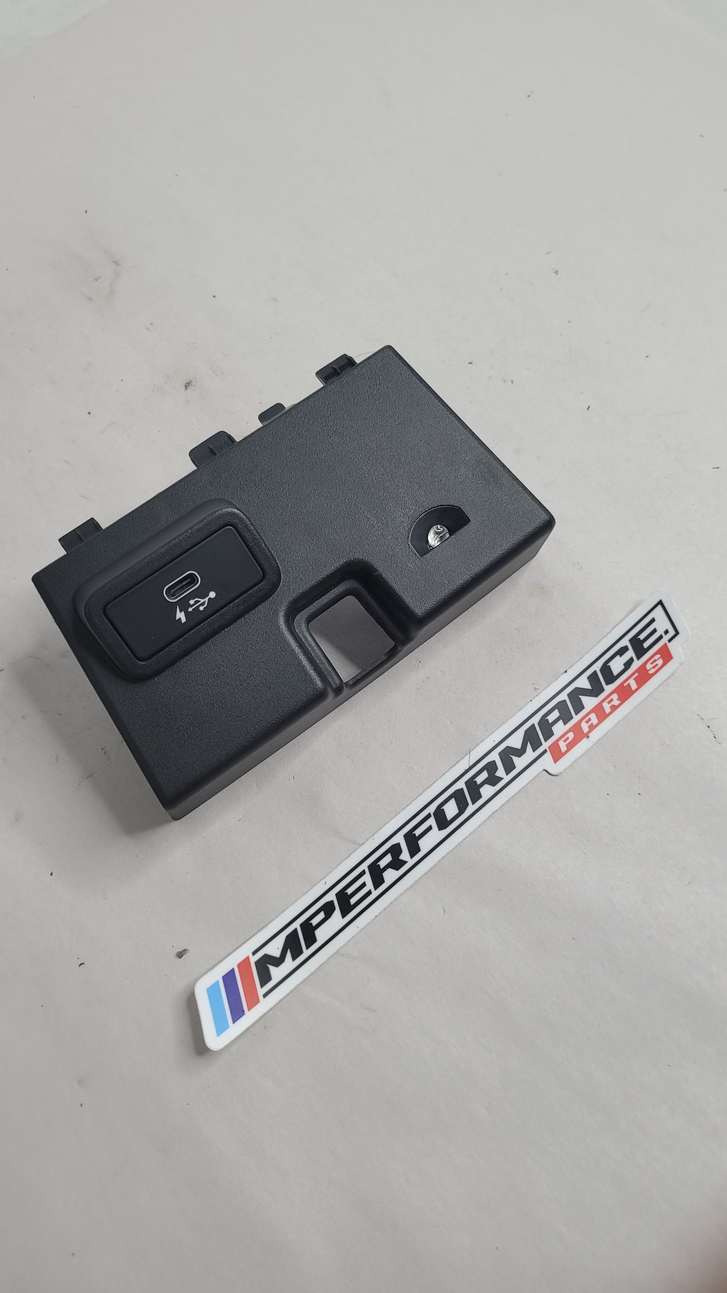 Bmw G80 M3 Usb C Port Connector & Surround 106038803c - MPerformance.parts