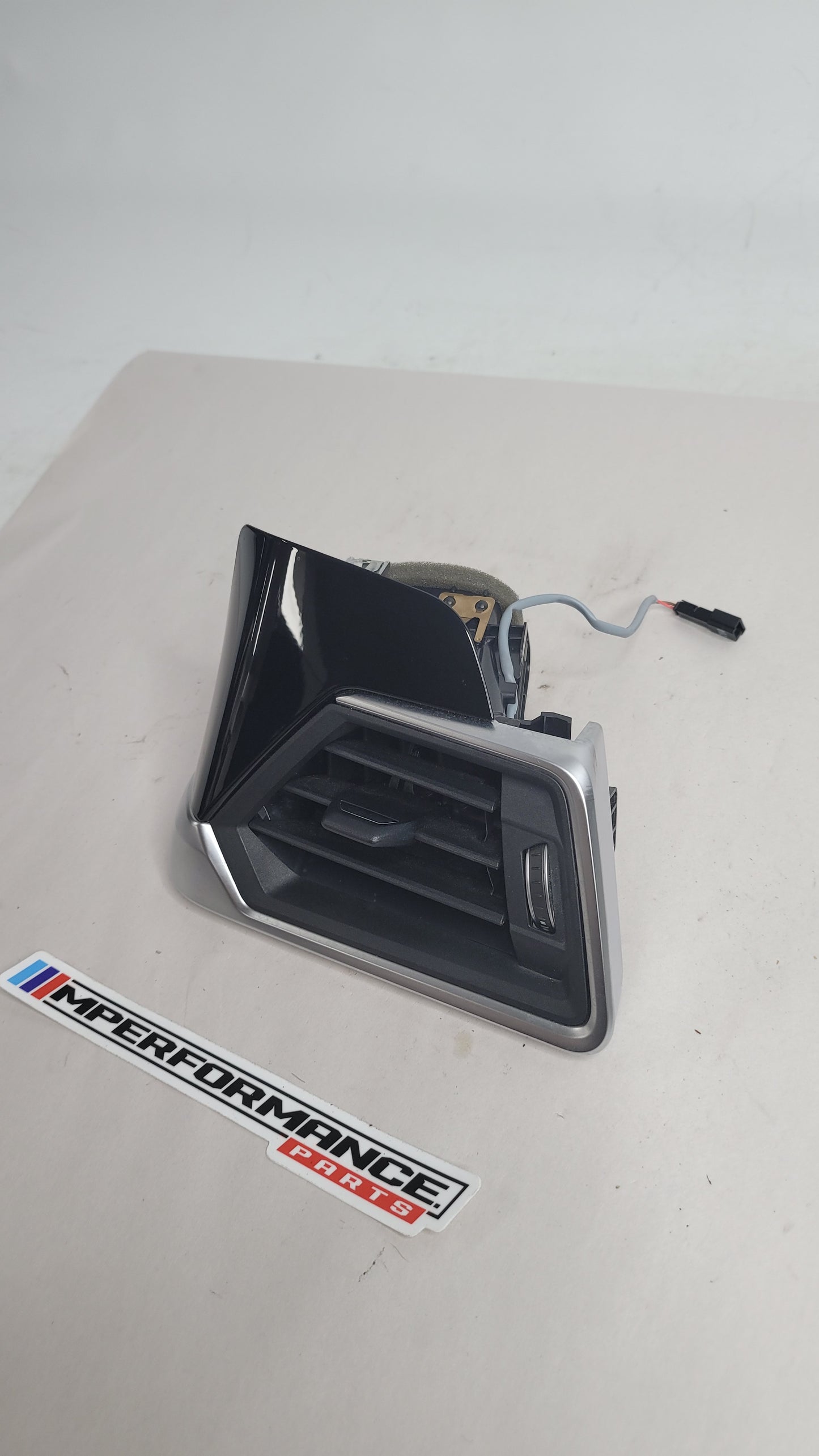 BMW M3 Air heater vent drivers right G80 2023 6848619 - MPerformance.parts