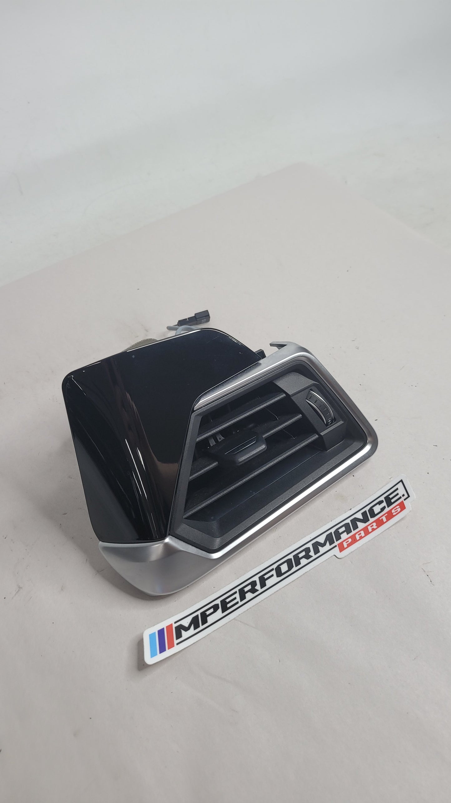 BMW M3 Air heater vent drivers right G80 2023 6848619 - MPerformance.parts