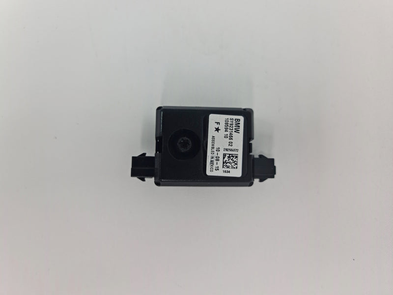 BMW antenna amplifier trap circuit for M2, M3, M4 F80, F82, F83, F87 models, showing the circuit component with wiring connections.