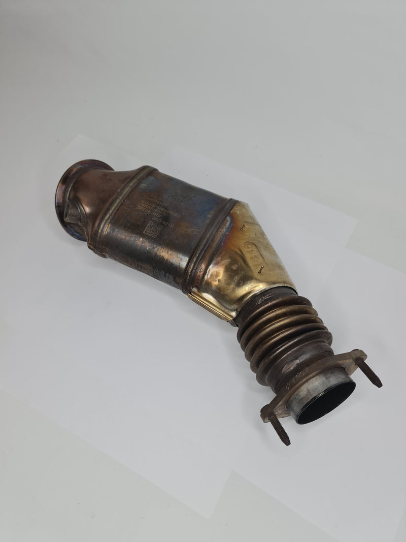 BMW catalytic converter for 2015-2020 models, part 18-32-7-848-044, vehicle exhaust emission control component.
