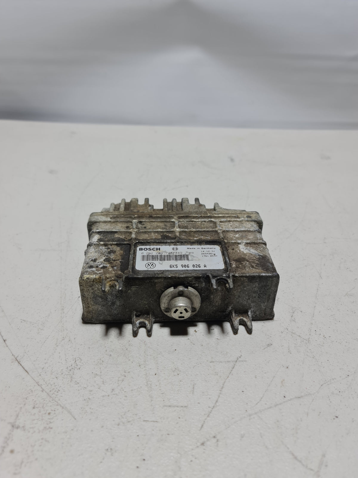 BMW SEAT SE407 Engine Control Unit ECU 6K5906026A 0261203748, black automotive ECU with connector ports and circuit board visible