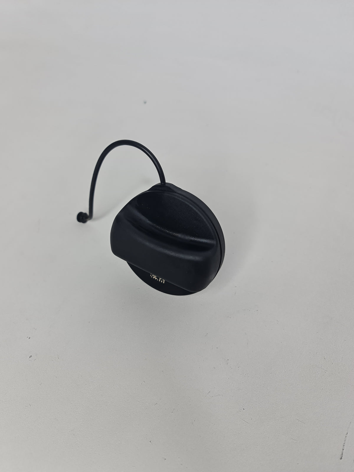 BMW filler cap for engine oil or coolant, model 16-11-7-222-330, with part number 7222330, shown in the image.