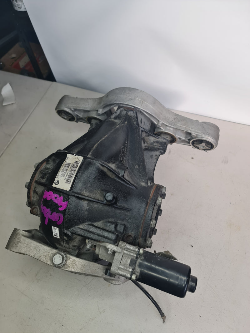 BMW final drive with differential for 2015-2020 models, part number 33-10-8-090-473, shown in a detailed automotive image.