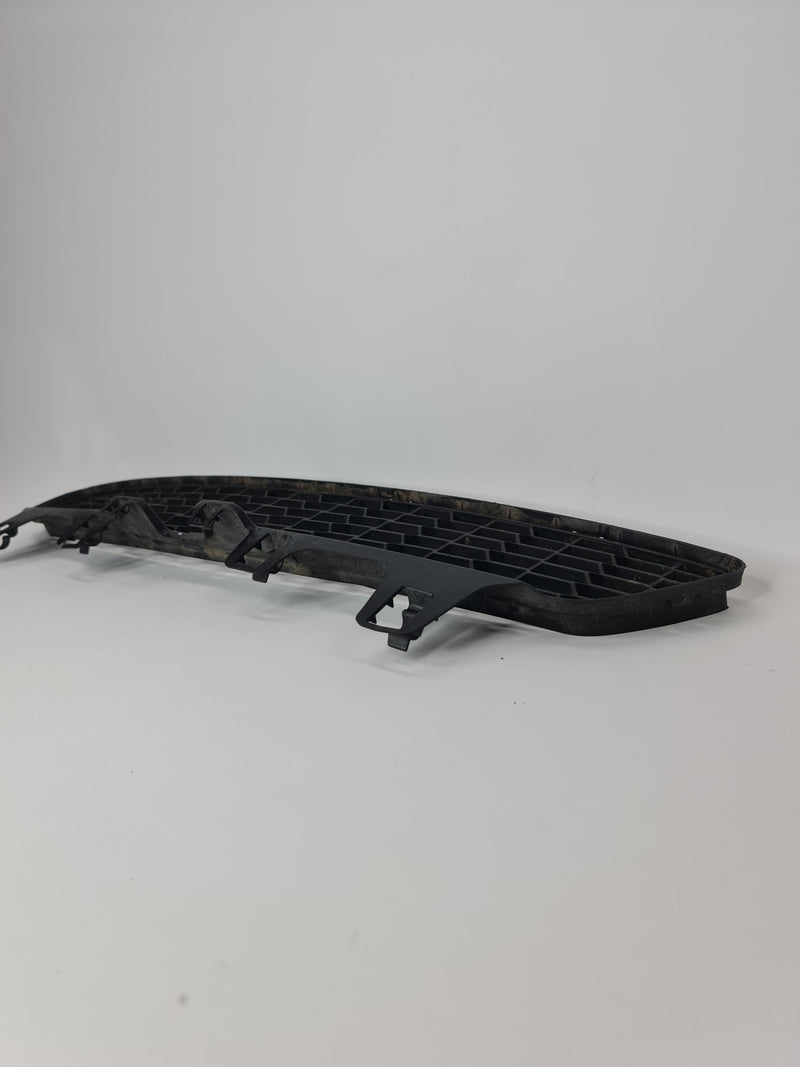 BMW 2015-2020 front bumper E lower grille insert, middle air inlet for BMW 51-11-8-054-294 model.