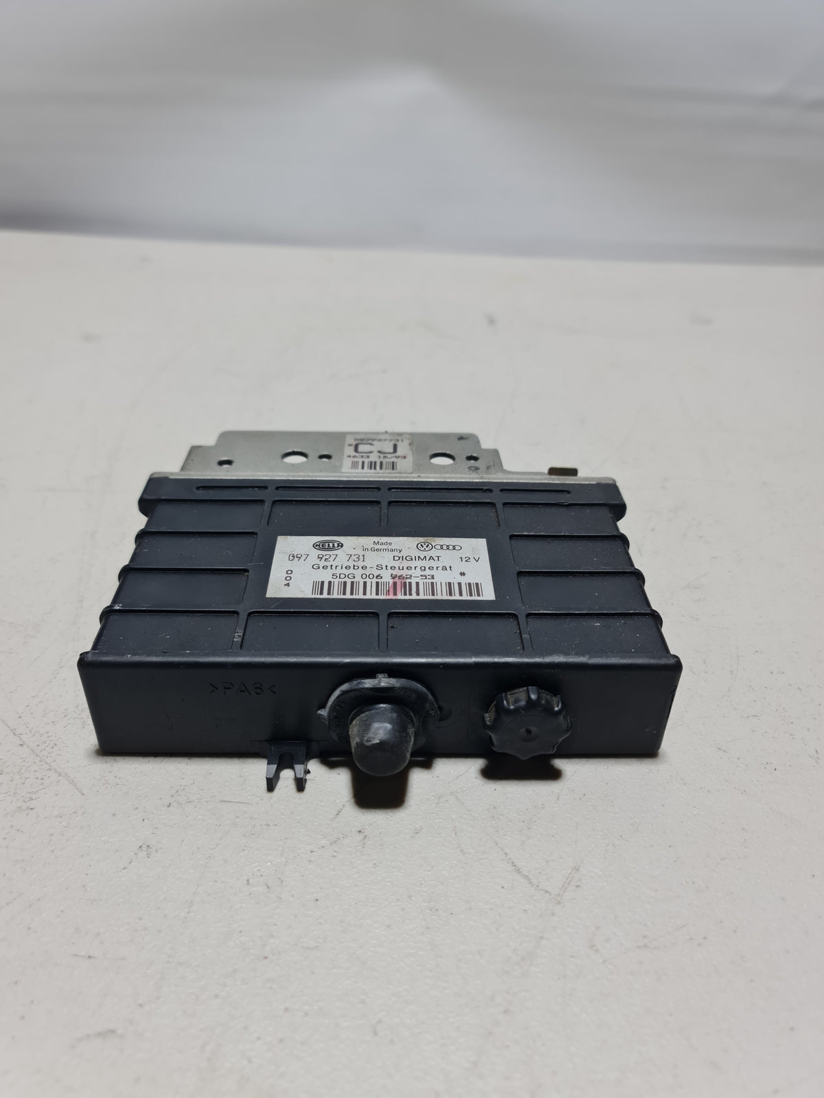 BMW Genuine Electric Control Unit ECU 097927731, automotive electronic component for vehicle control system.