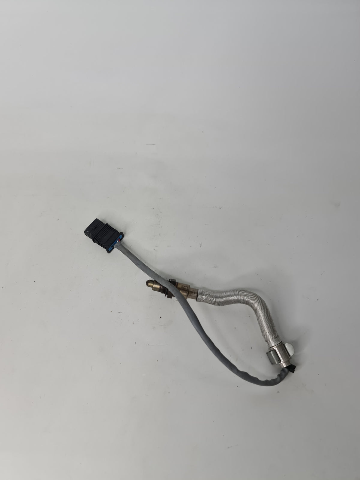BMW oxygen sensor Lambda monitor sensor for 2015-2020 models, with wiring connector and metal housing, brand-specific part.