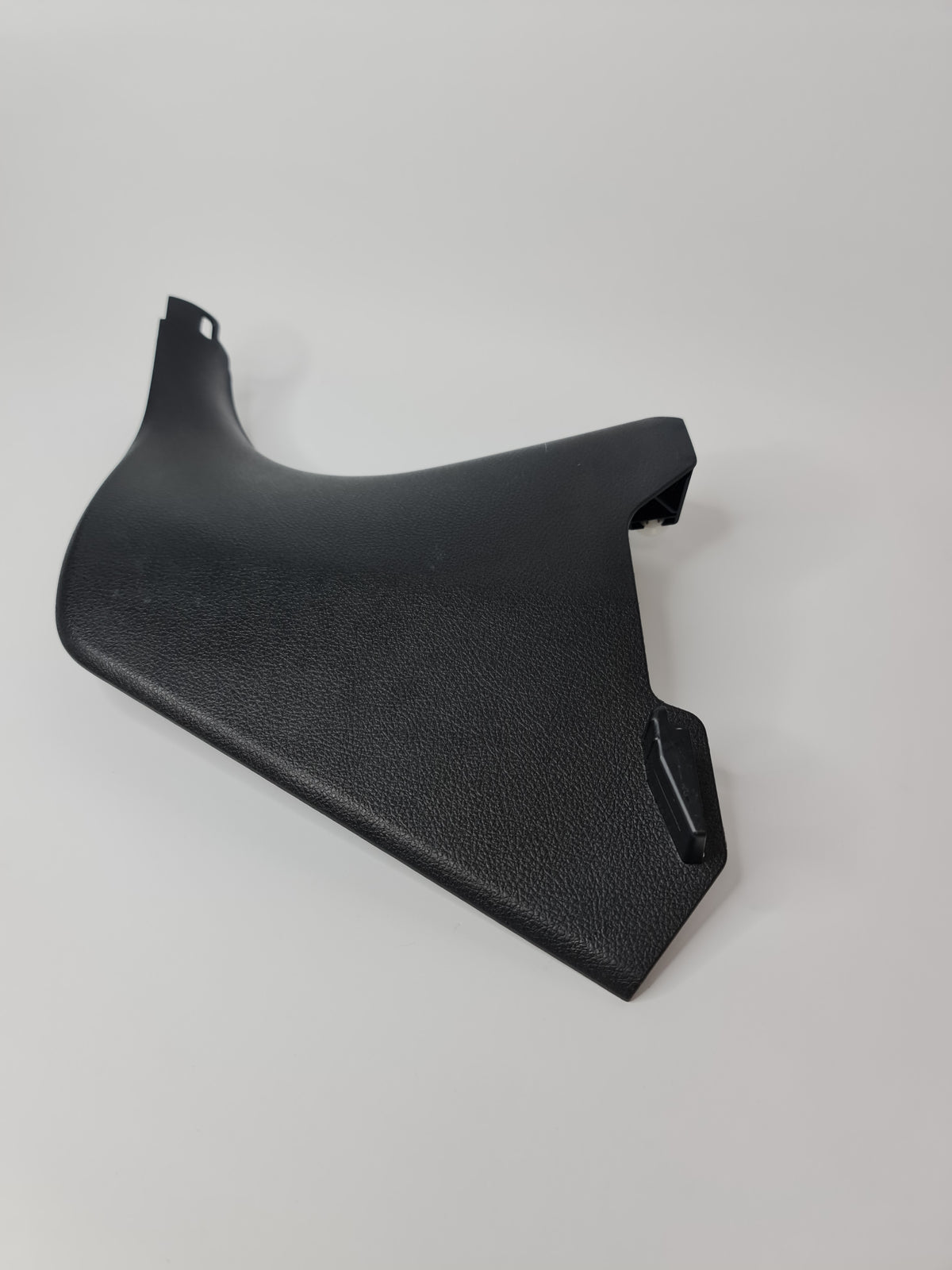 BMW F30 3 Series front left lateral trim panel for F31, F32, F33, F34 models, right-hand drive, part numbers 7221905 and 7291091