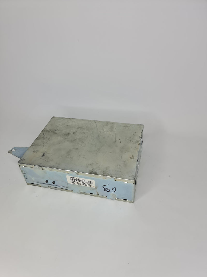 BMW 3 Series 2003 GPS navigation computer with amplifier, part number 6924749, for satellite navigation system.