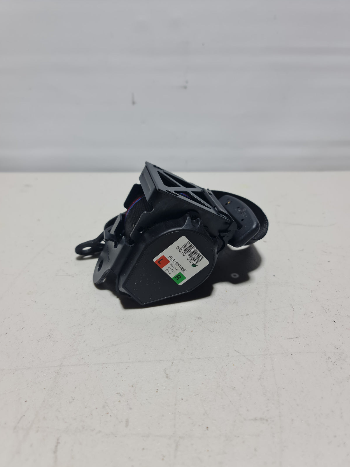 BMW 4 F36 420d 2017 rear left seat belt, RHD, genuine replacement part with seat belt buckle and mounting points