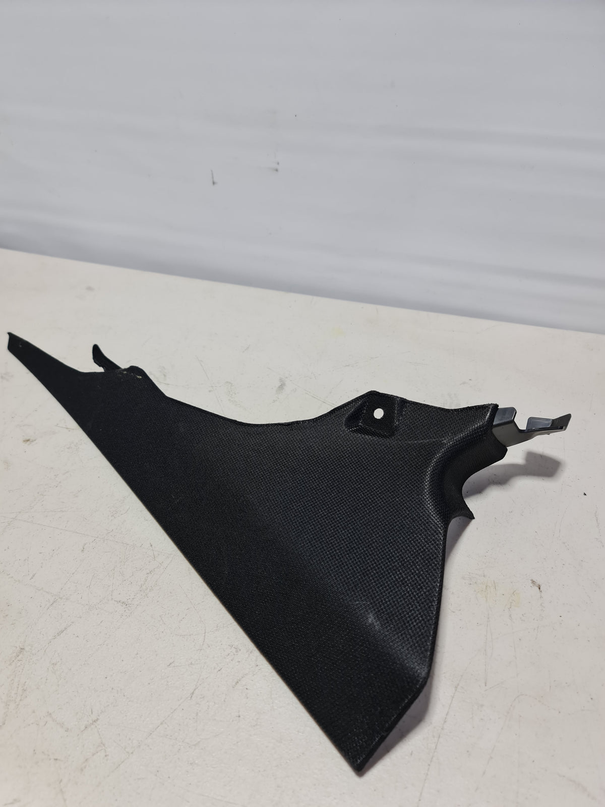 BMW 430i xDrive rear right upper C pillar trim panel for 2017-2020 model, black plastic car interior part.