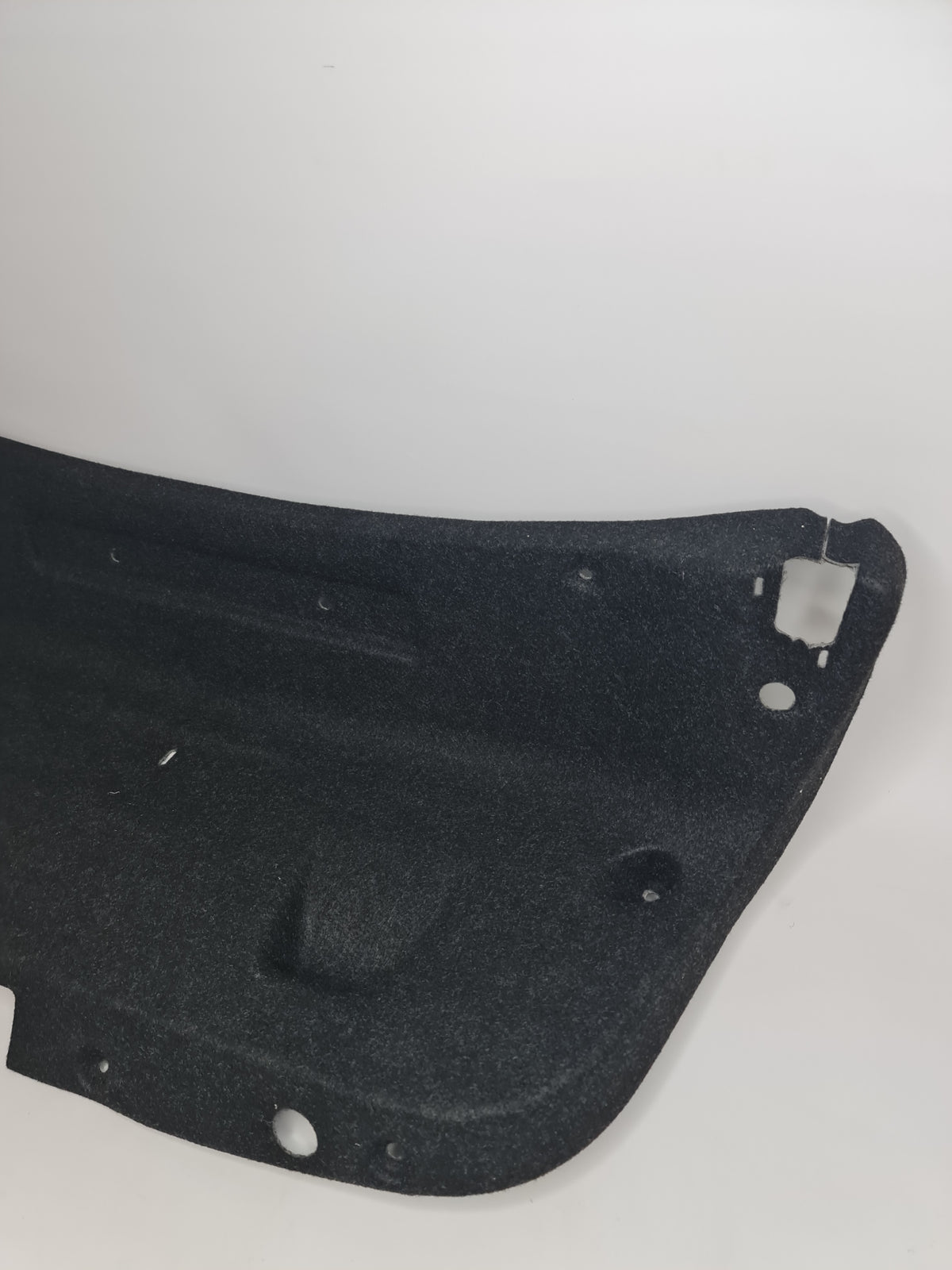 BMW 3 F30 rear tailgate boot lid panel cover trim for 2.0 diesel 140kw 2015 model, showing close-up of the automotive trim.
