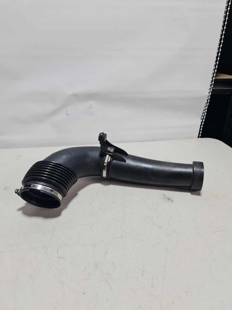 BMW 2015-2020 top clean air pipe, engine air intake component, for BMW 13-71-7-846-271, part number 7846271