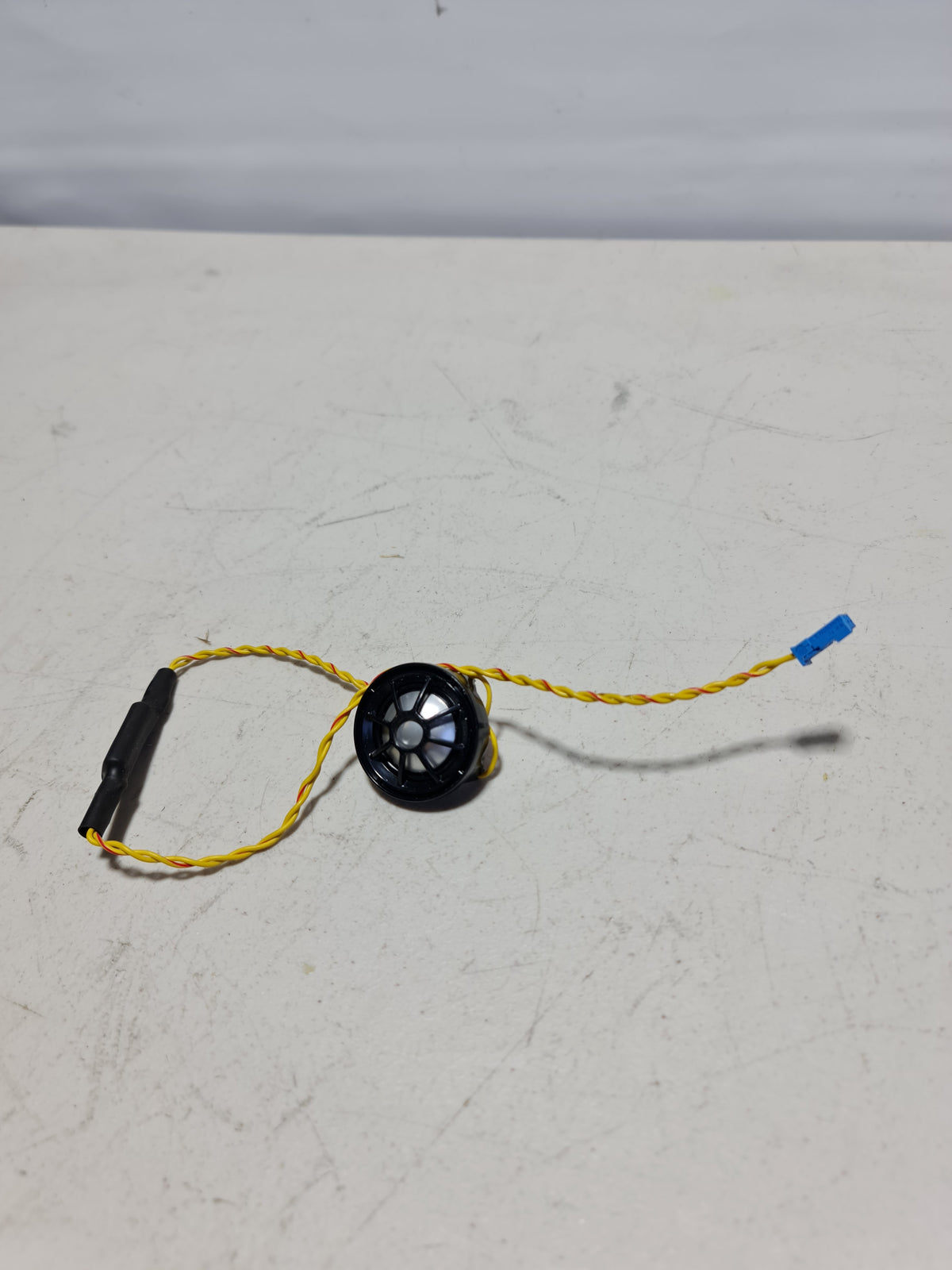 BMW 2012-2020 top-hifi loudspeaker tweeter, model 65-13-9-226-357, showing the compact audio component with mounting hardware.