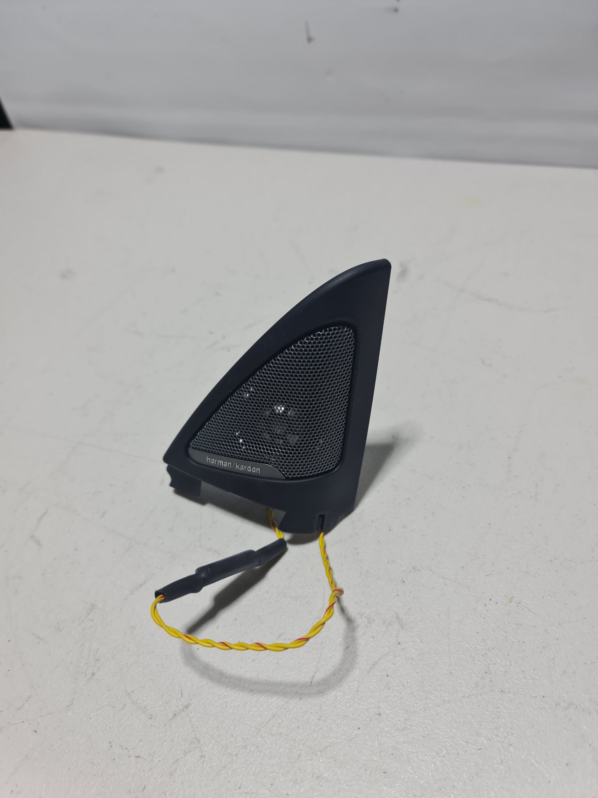 BMW top-hifi loudspeaker tweeter for 2012-2020 models, part number 65-13-9-226-357, high-quality car audio component.