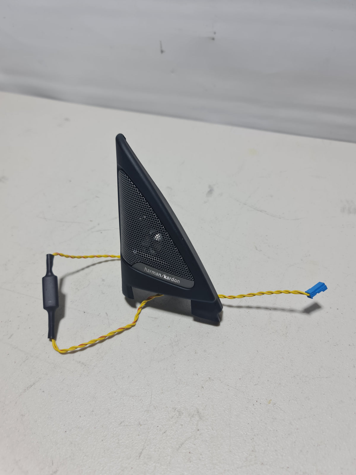 BMW top-hifi loudspeaker tweeter for 2012-2020 models, part number 65-13-9-226-357, showing the compact speaker component.