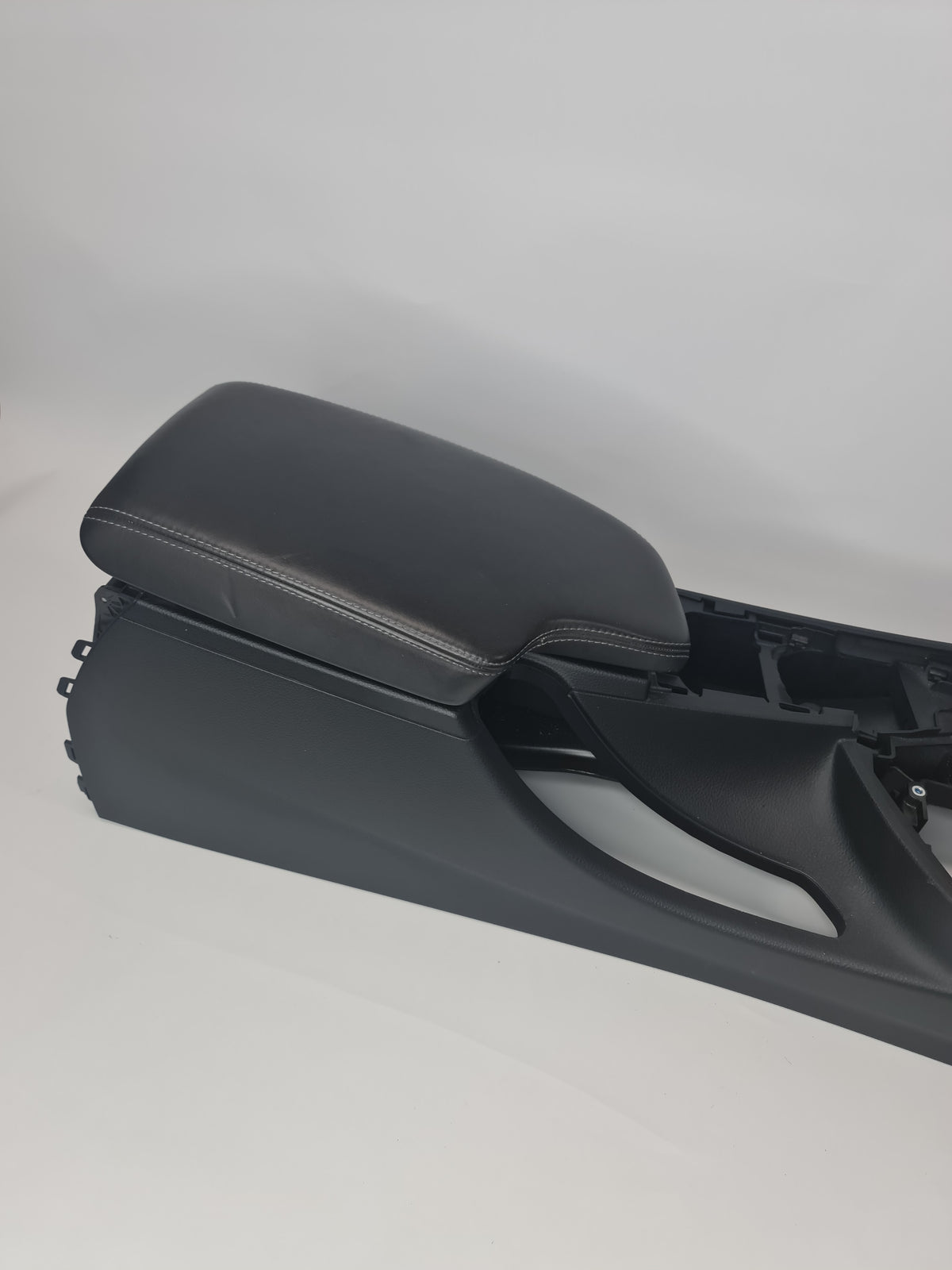 BMW M3 M4 F80 F82 2018 aluminum interior center console trim for right-hand drive, front interior car accessory.