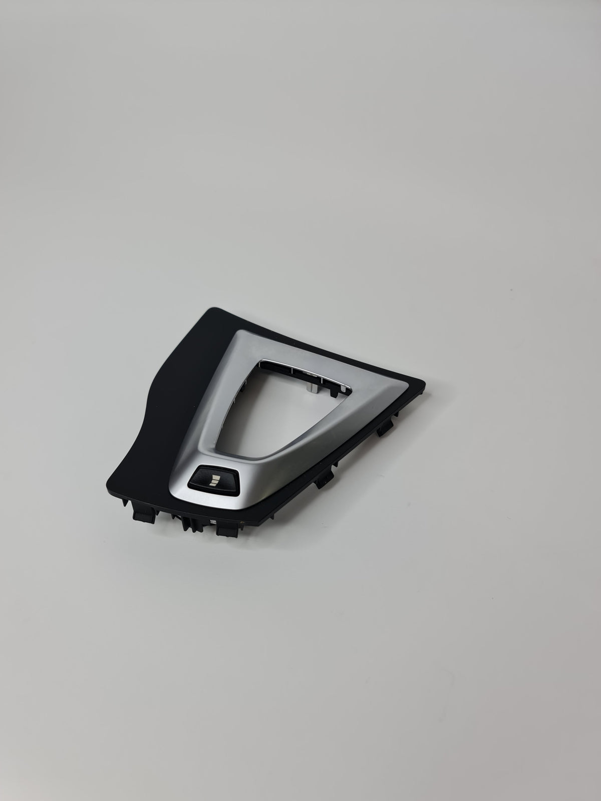BMW leather backrest cover for middle seat, genuine upholstery for BMW 52208068548, shows close-up of black leather material.