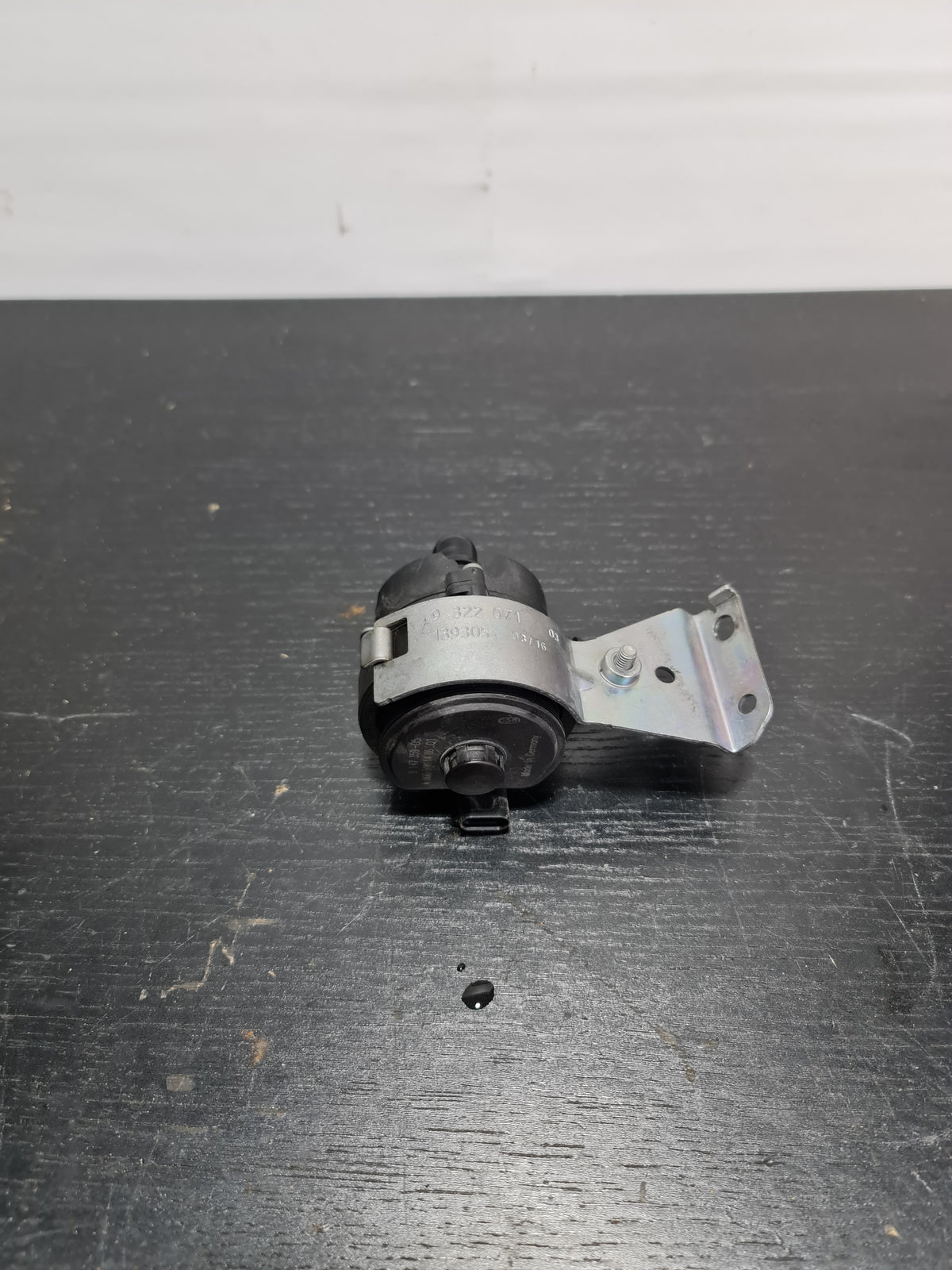 PUMP 9322071 BMW M4 F83 3.0 PETROL TWIN TURBO 2018 AUXILLIARY WATER PUMP 64539322071 - MPerformance.parts