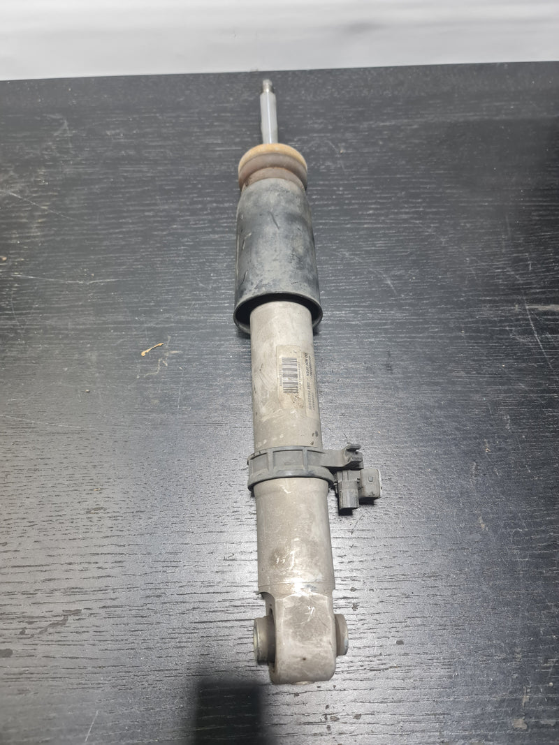 BMW OEM MPerformance.parts rear left EDC shock absorber for F80 M3 and F82 M4, designed for LCI models.