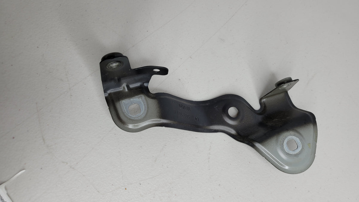 BMW 3 SERIES WING MOUNTING BRACKET LH 7486805 - MPerformance.parts