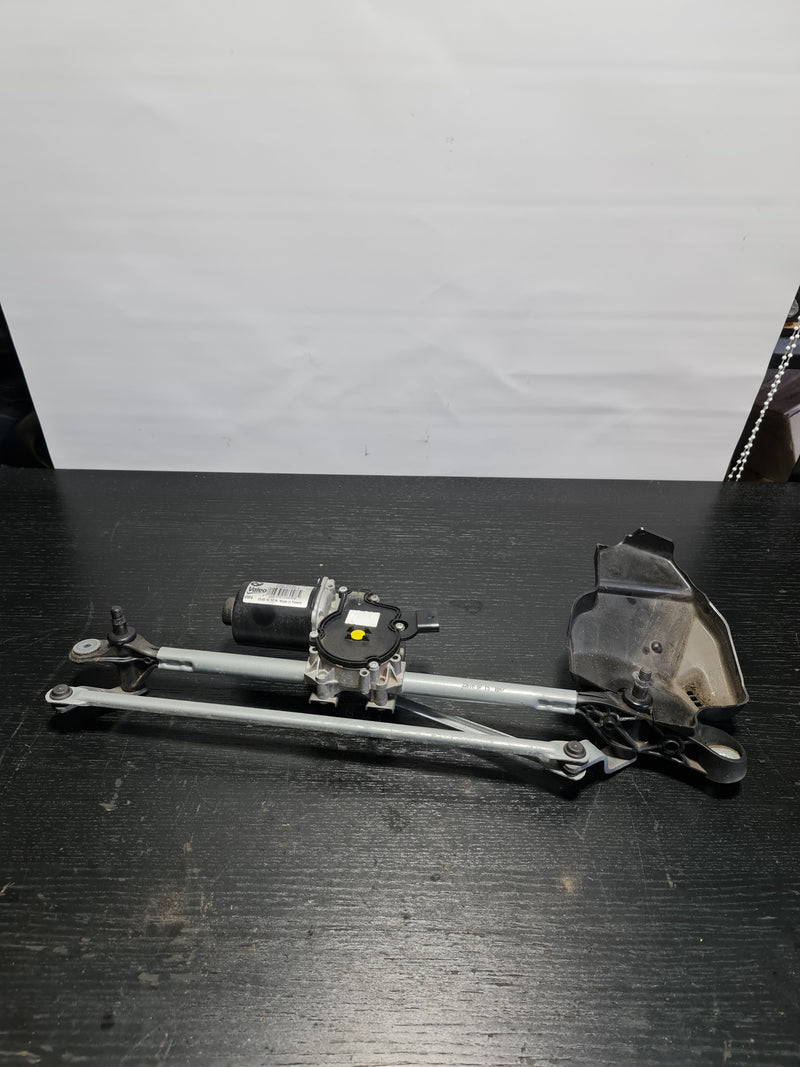BMW F30 front windscreen wiper motor assembly by MPerformance.parts, featuring Valeo wiper motor model W000026098 and related components.