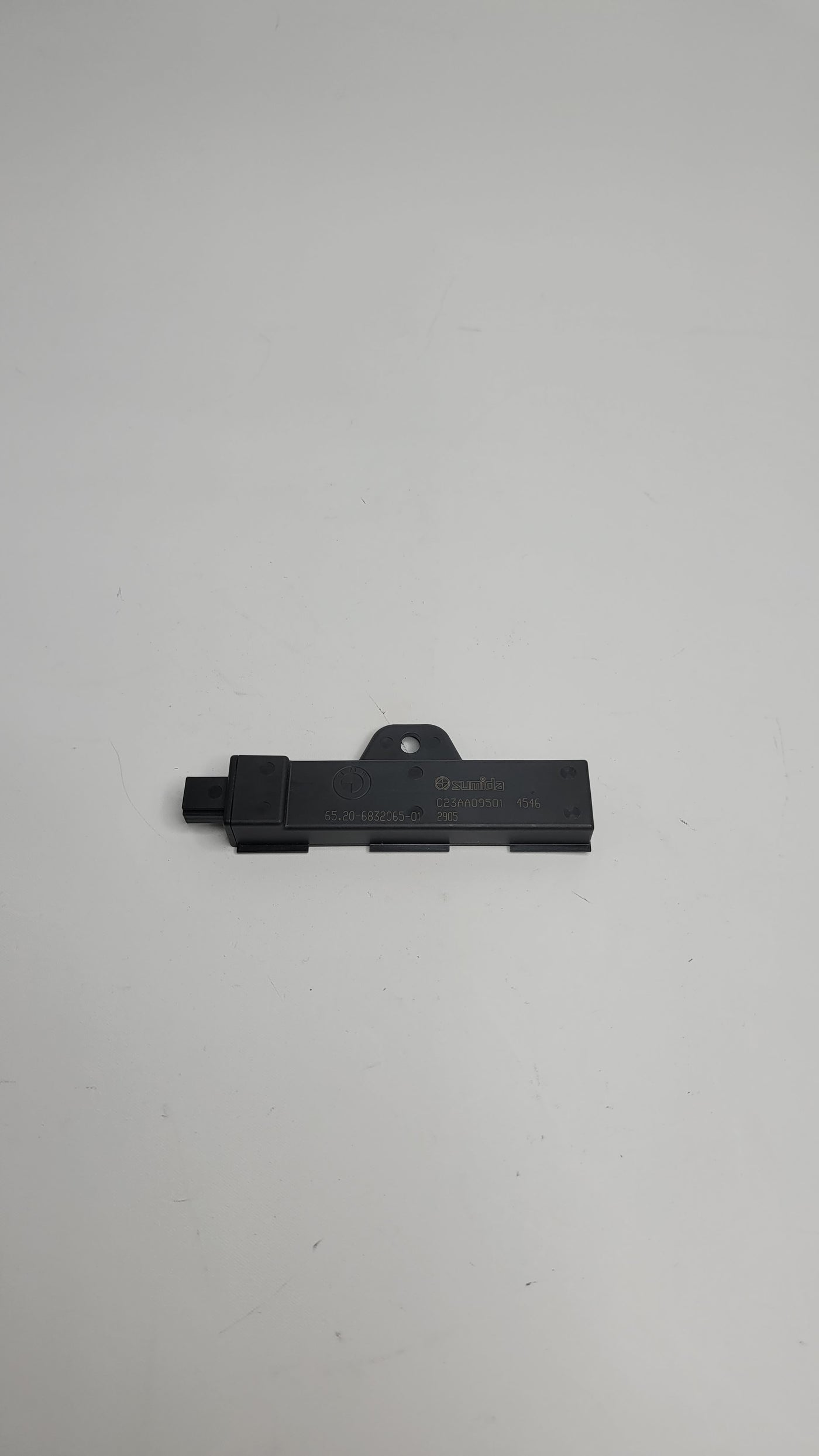BMW M3 G80 KEYLESS ENTRY ANTENNA MODULE OEM 65-20-6832065 - MPerformance.parts