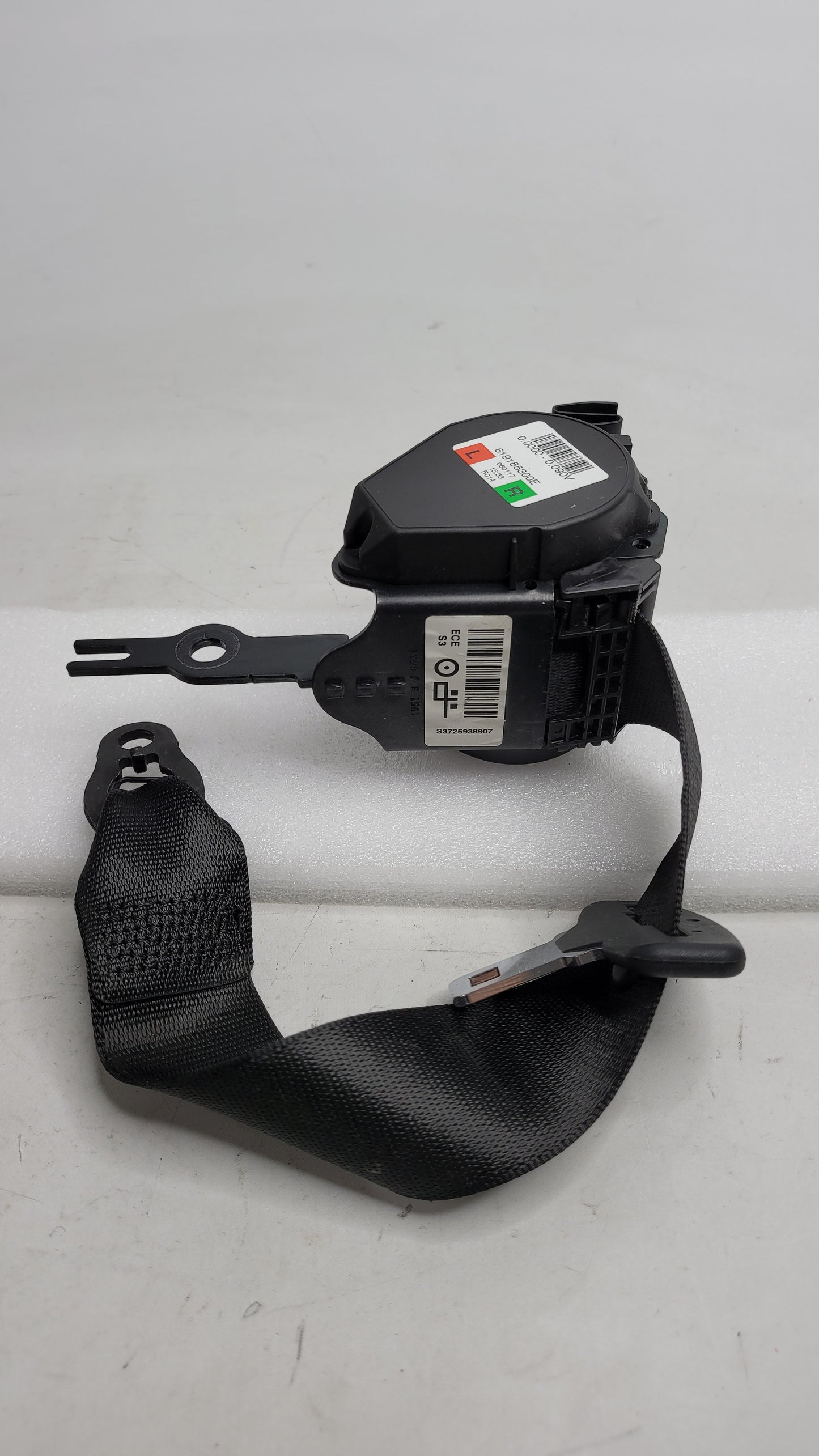 BMW M3 F80 SERIES SEAT BELT REAR RIGHT SIDE 619185300E - MPerformance.parts
