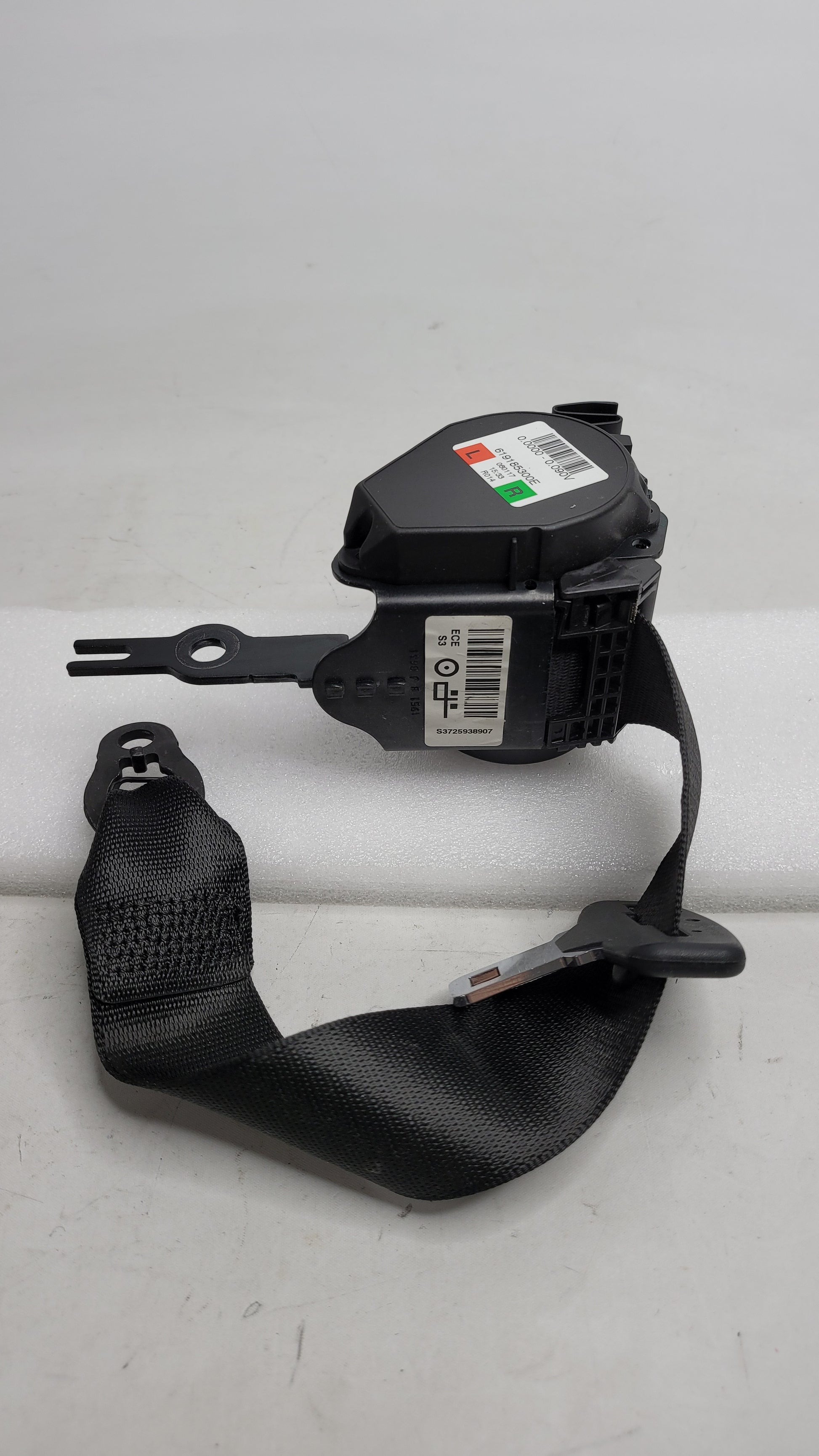 BMW M3 F80 SERIES SEAT BELT REAR RIGHT SIDE 619185300E - MPerformance.parts