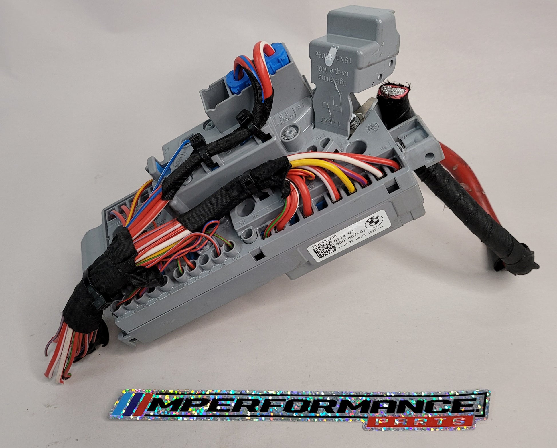 M3 X3 X5 Series G80 G01 G05 Interior Front Fuse Relay Box 6114 6807487 - MPerformance.parts