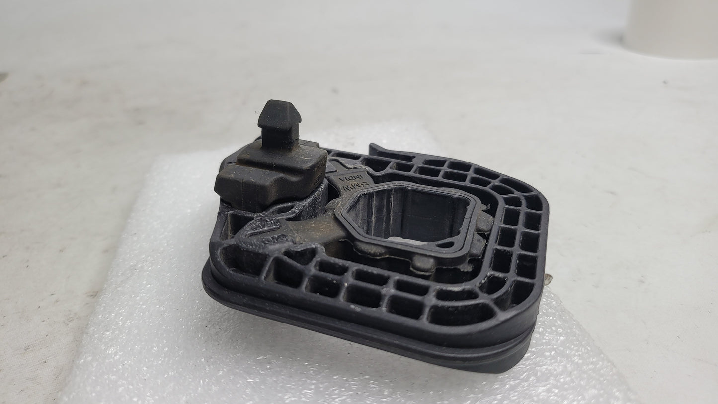 BMW G80 M3 Petrol Radiator Pack Bracket Mount Left 9895623 - MPerformance.parts