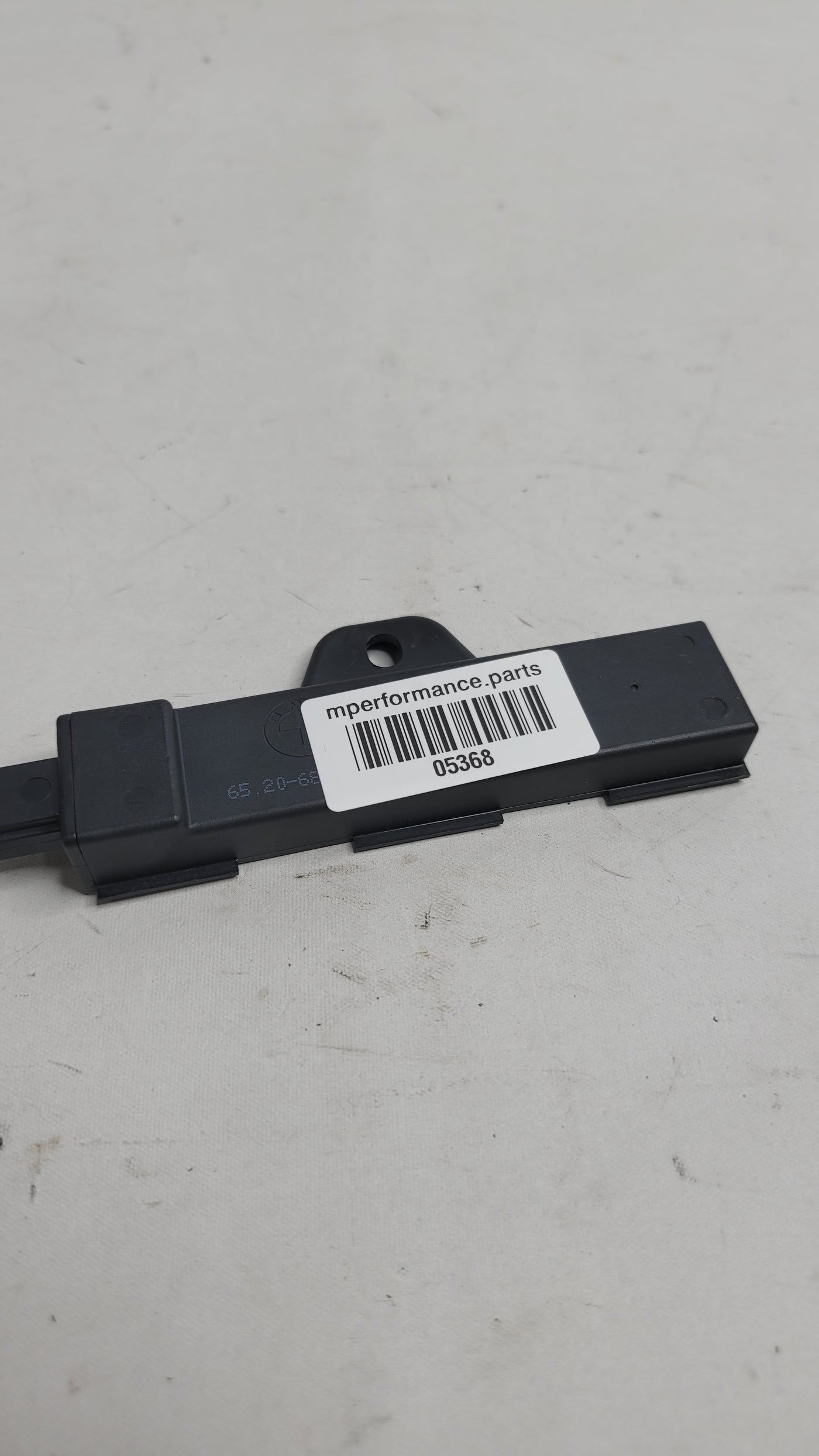 BMW G80 M3 comfort access antenna 6832065-01 - MPerformance.parts