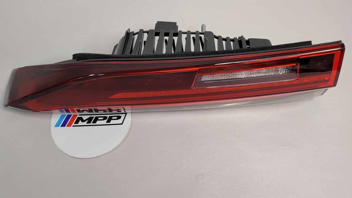 BMW M4 COMPETITION G82 REAR LIGHT ON THE BODY PASSENGER SIDE LEFT 7477603 - MPerformance.parts