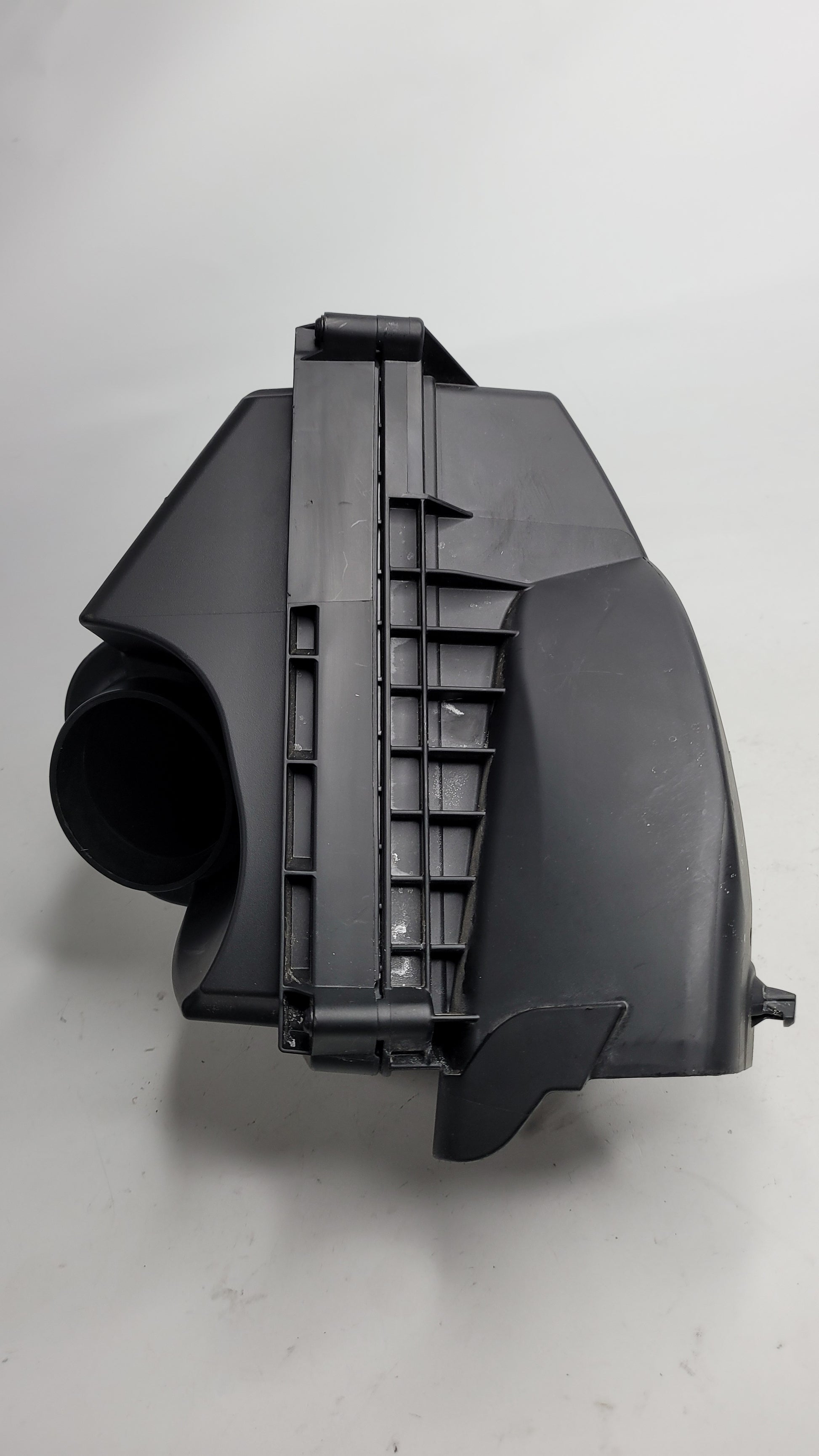 BMW M4 3.0L RWD RIGHT SIDE AIR CLEANER FILTER HOUSING BOX 8095805 - MPerformance.parts