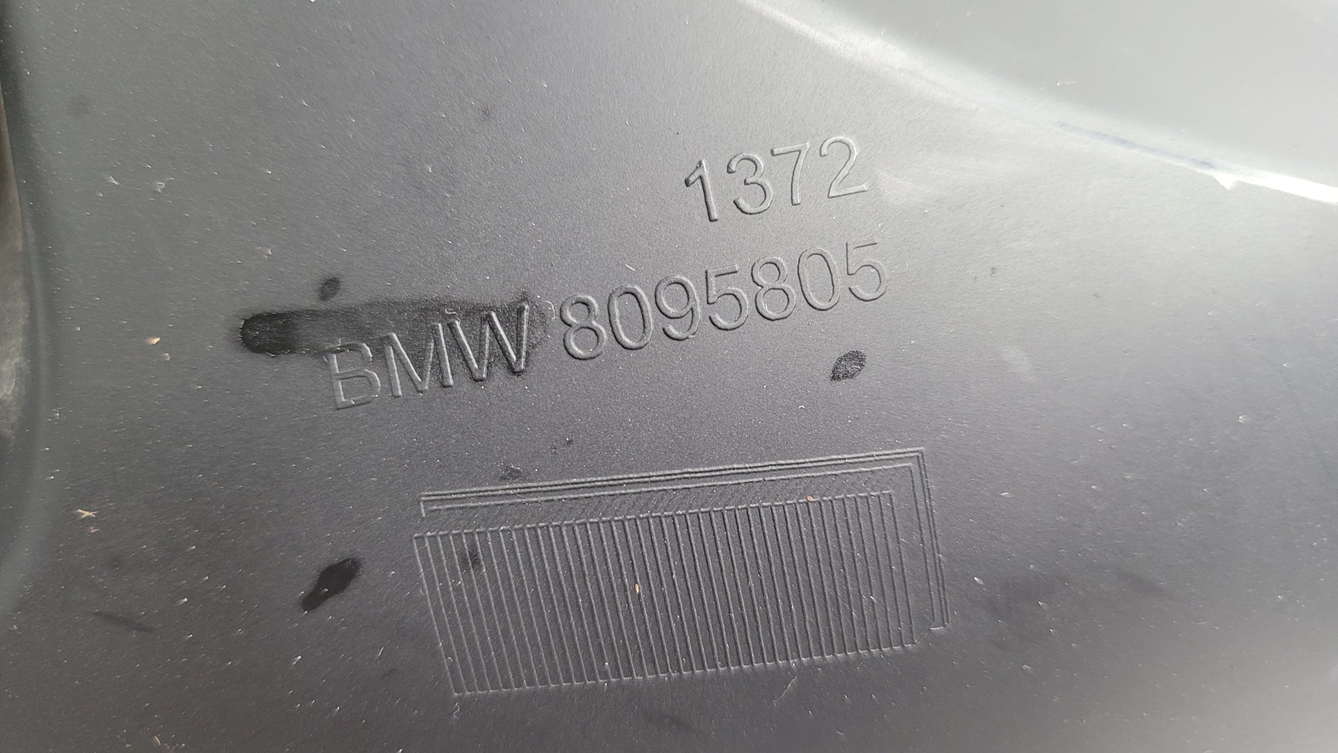 BMW M4 3.0L RWD RIGHT SIDE AIR CLEANER FILTER HOUSING BOX 8095805 - MPerformance.parts