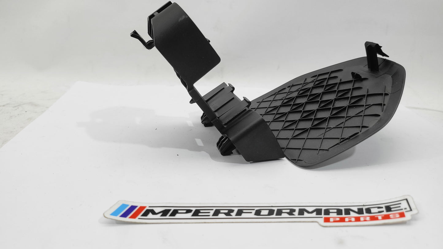 BMW G20 G30 F90 G11 G12 warning triangle carrier bracket, MPerformance.parts, mounted on vehicle trunk for safety equipment storage.