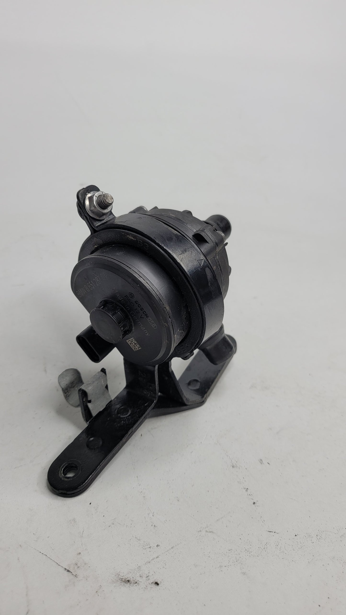 Auxiliary Coolant Pump Water Pump Genuine BMW B46 B48 B58 S58 8651287 - MPerformance.parts