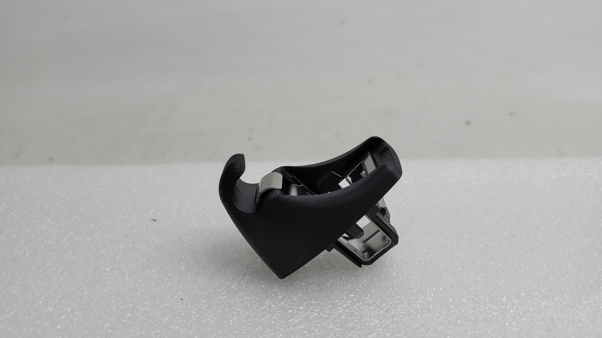 BMW G80 M3 FRONT LEFT DRIVER SUN VISOR CLIP HOLDER BRACKET HOOK - 7277251 - MPerformance.parts
