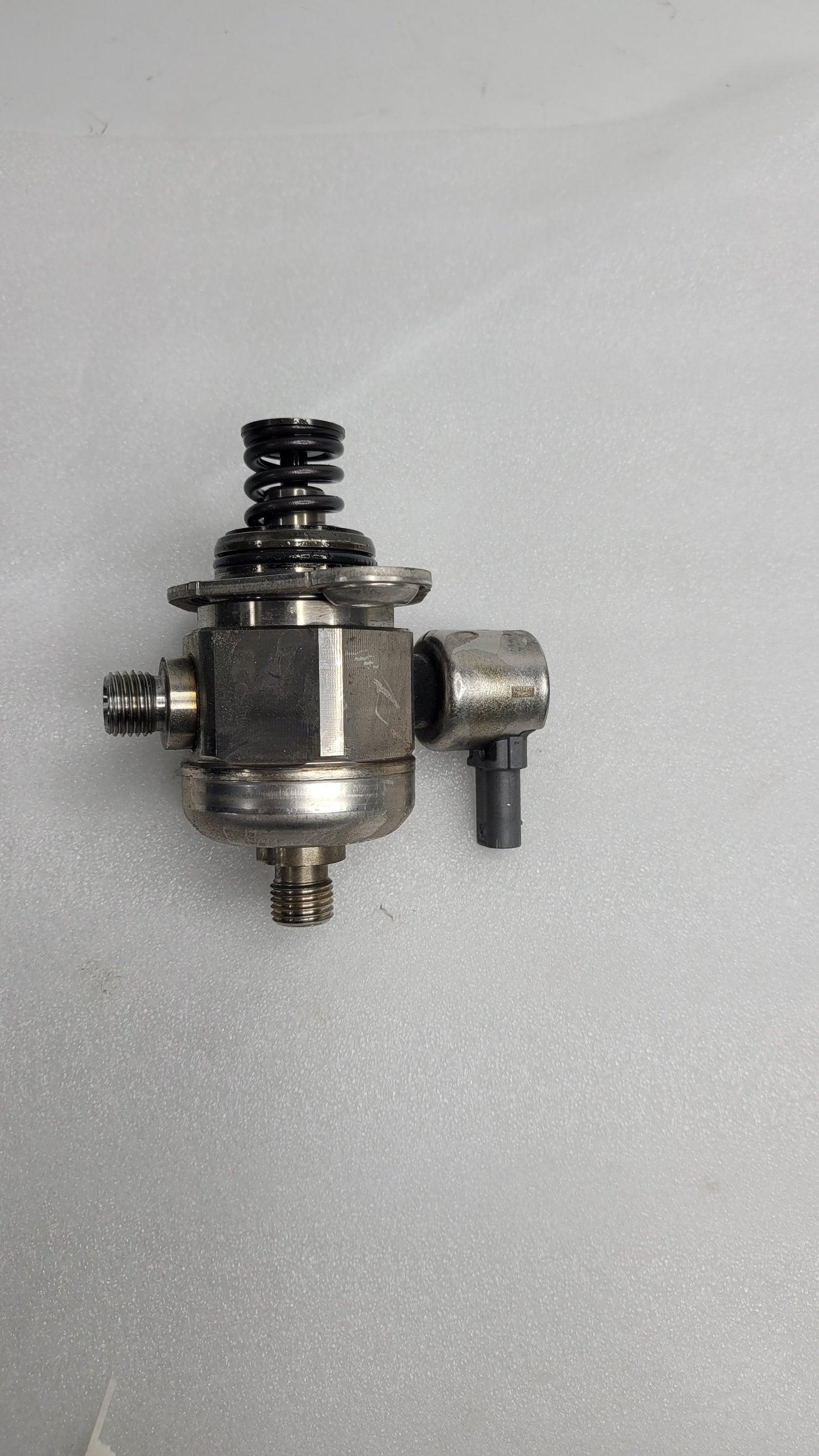 BMW F82 M4 F87 F80 F83 High-Pressure High Pressure Pump 7847204 - MPerformance.parts